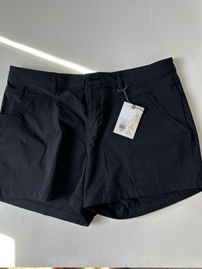 Alpine Black Womens 14 Shorts